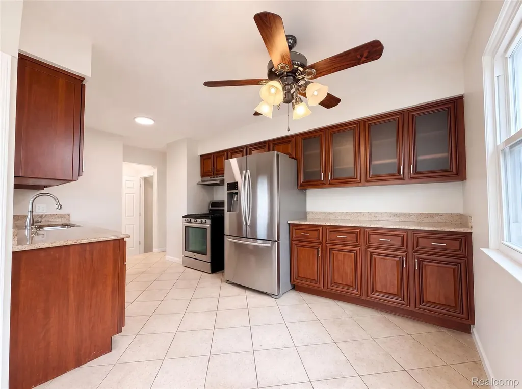 14729 Moran Road Allen Park City MI 48101