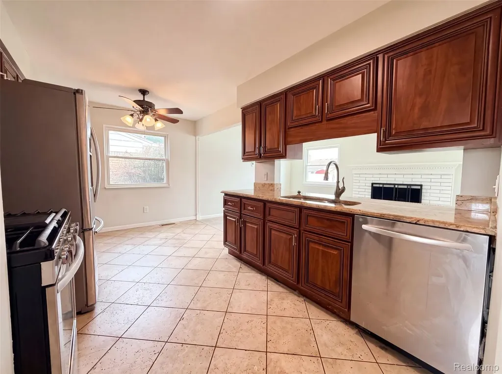 14729 Moran Road Allen Park City MI 48101