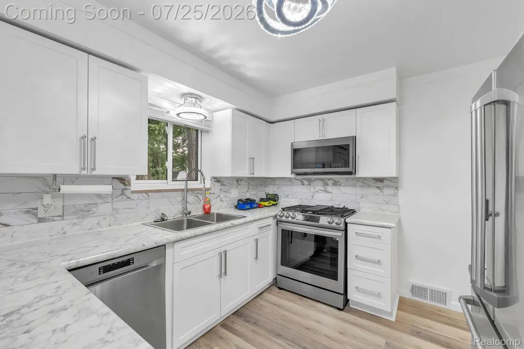 20308 Shady Lane Avenue St. Clair Shores City MI 48080