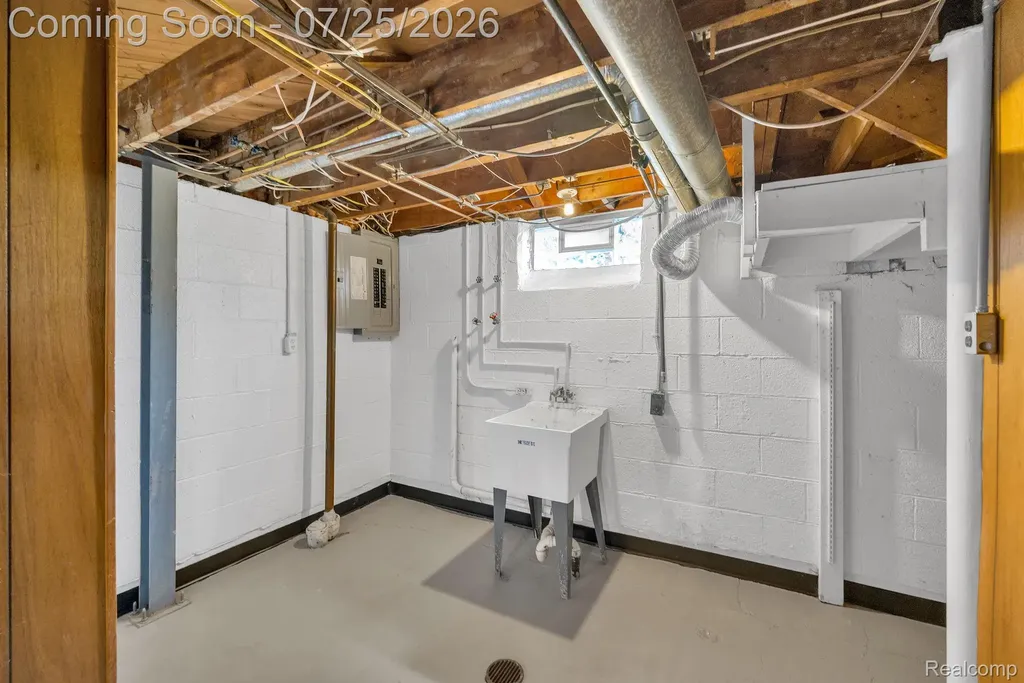 20308 Shady Lane Avenue St. Clair Shores City MI 48080