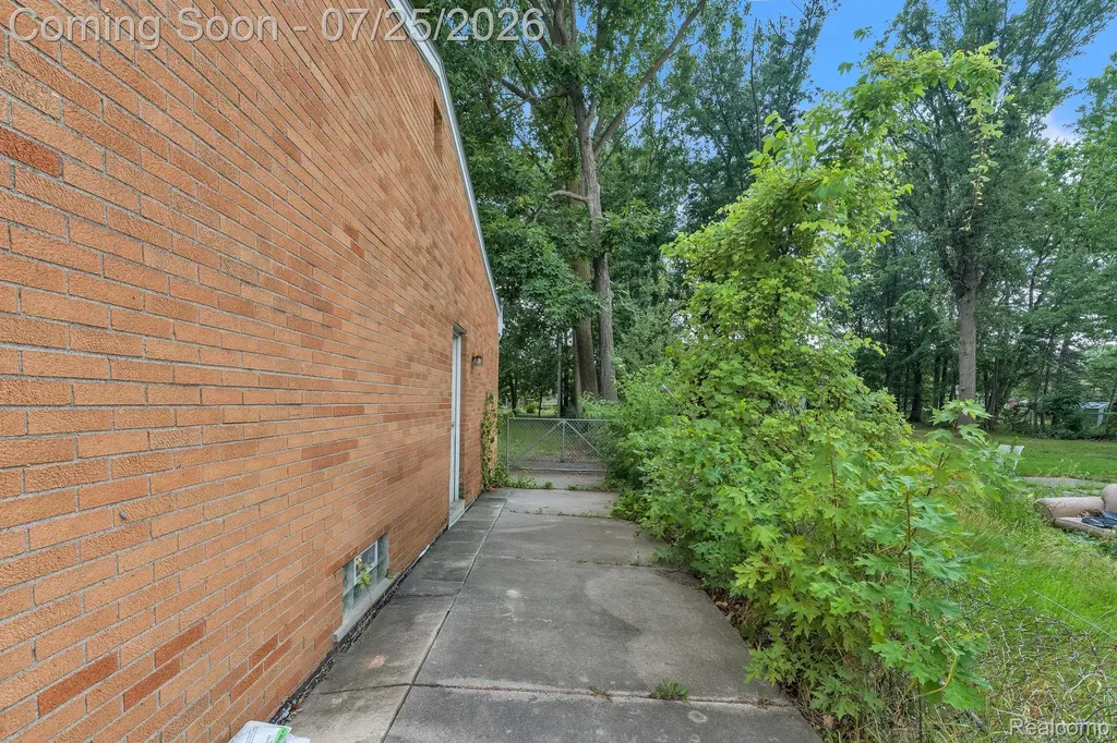 20308 Shady Lane Avenue St. Clair Shores City MI 48080