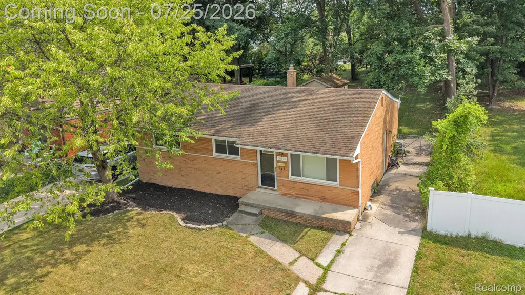 20308 Shady Lane Avenue St. Clair Shores City MI 48080