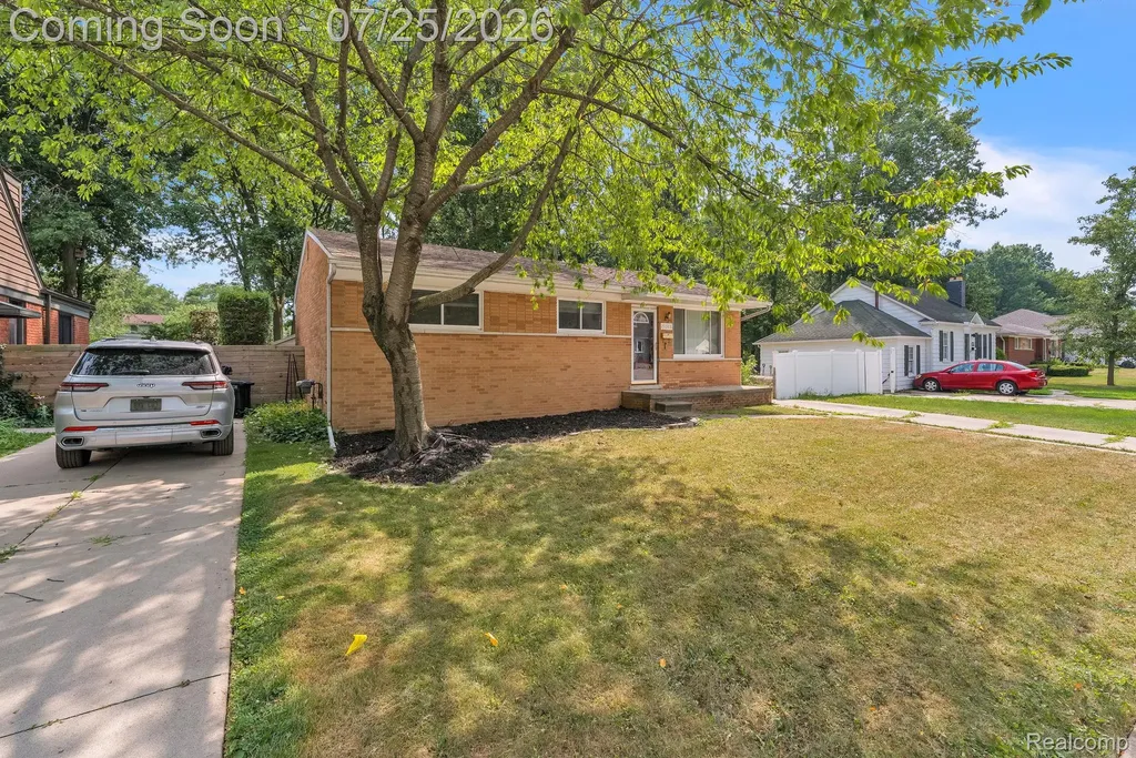 20308 Shady Lane Avenue St. Clair Shores City MI 48080
