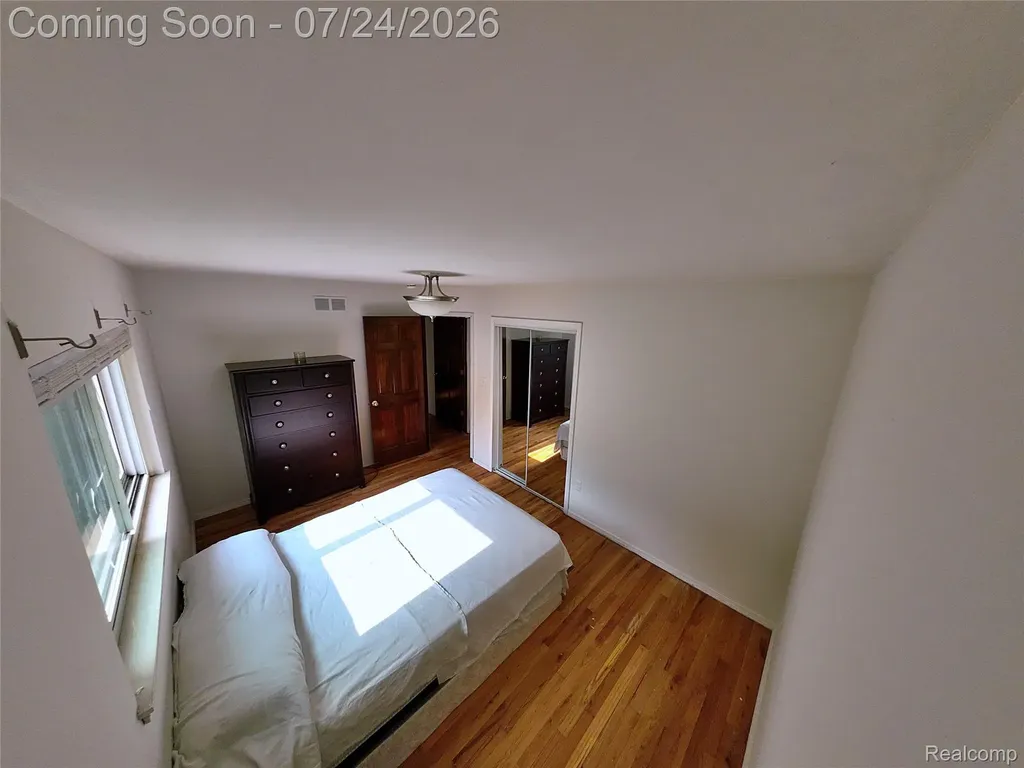 21819 Beechwood Avenue Eastpointe City MI 48021