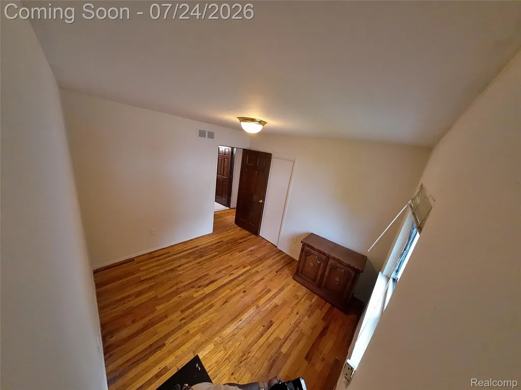 21819 Beechwood Avenue Eastpointe City MI 48021