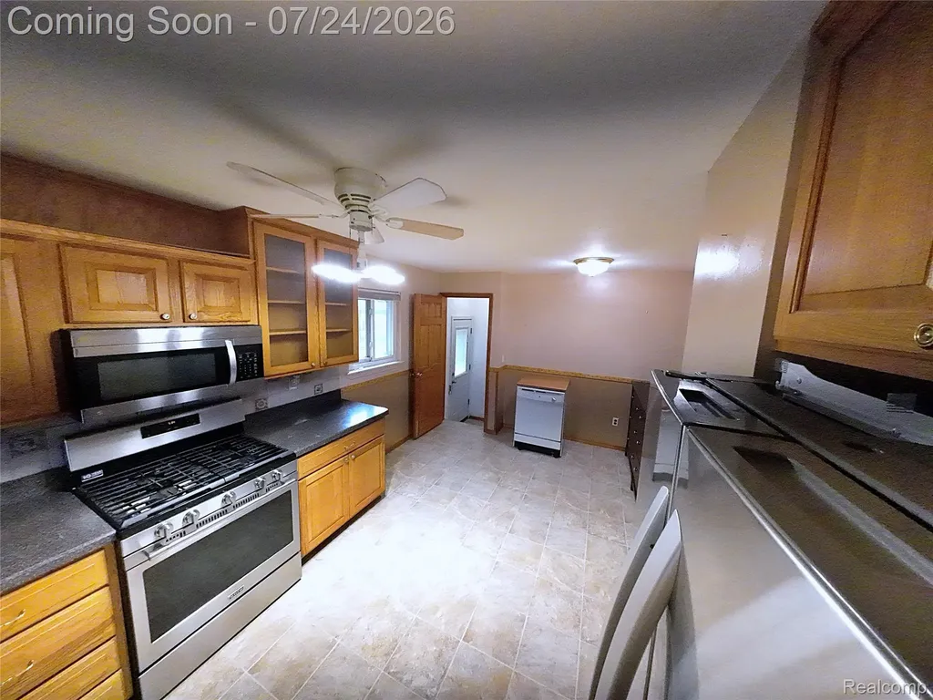 21819 Beechwood Avenue Eastpointe City MI 48021