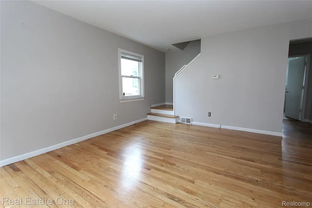 1812 N Center Street Royal Oak City MI 48073