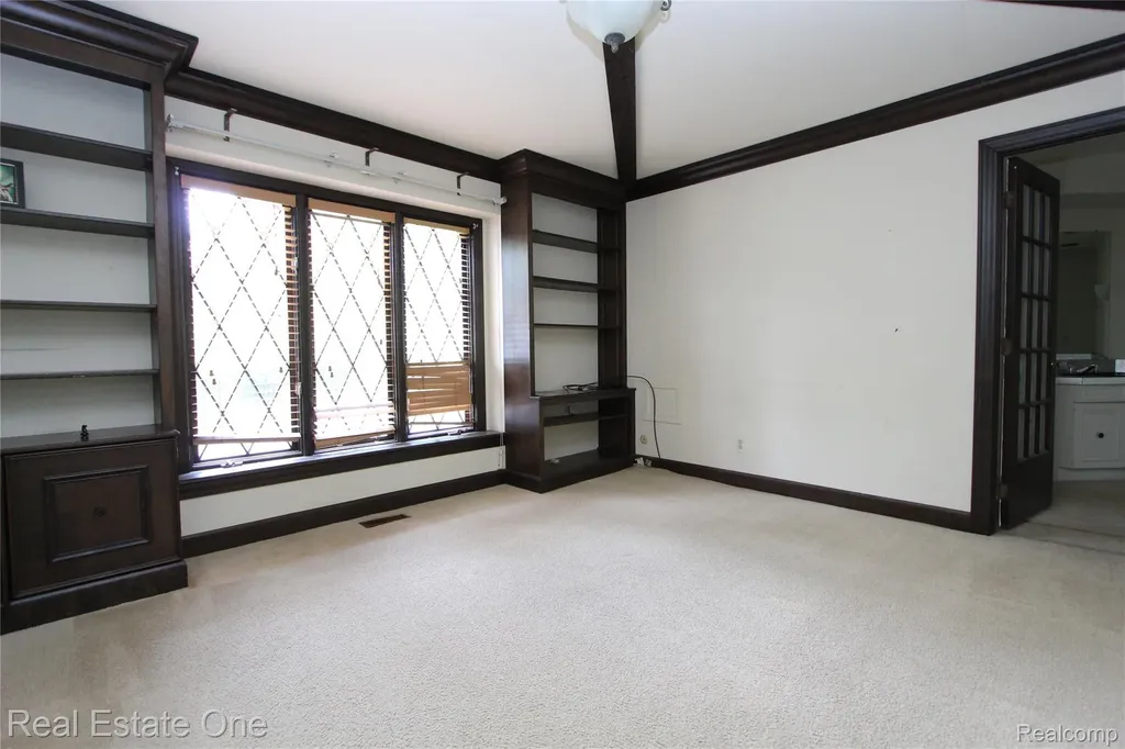 3317 Lone Pine Road West Bloomfield Charter Township MI 48323
