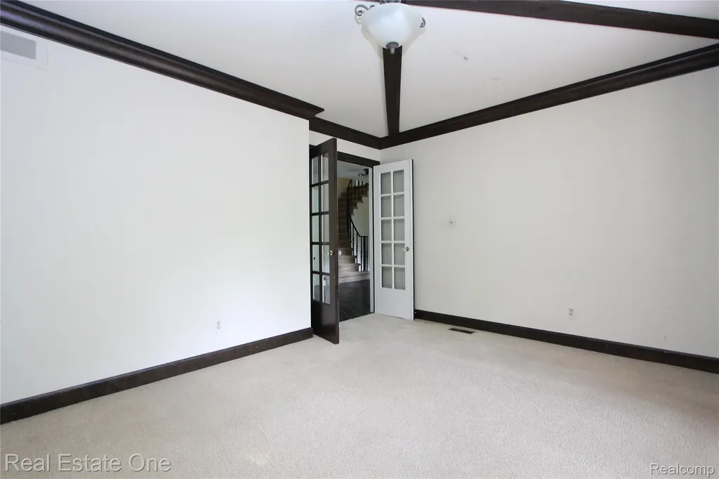 3317 Lone Pine Road West Bloomfield Charter Township MI 48323