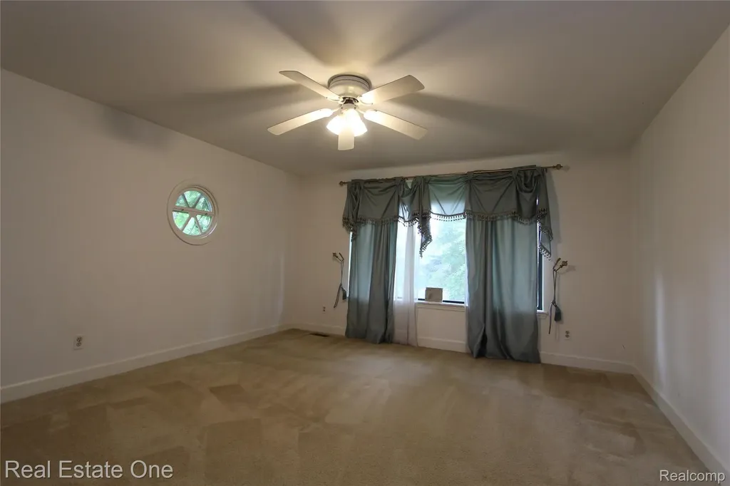 3317 Lone Pine Road West Bloomfield Charter Township MI 48323