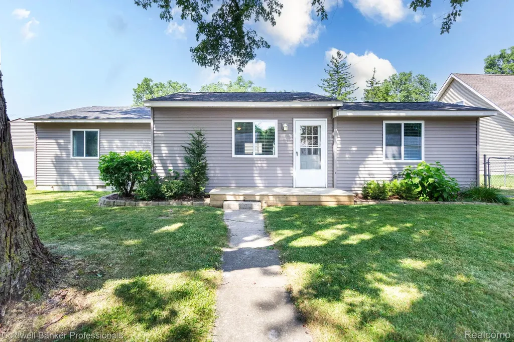 9031 Garfield Drive Northfield Township MI 48189