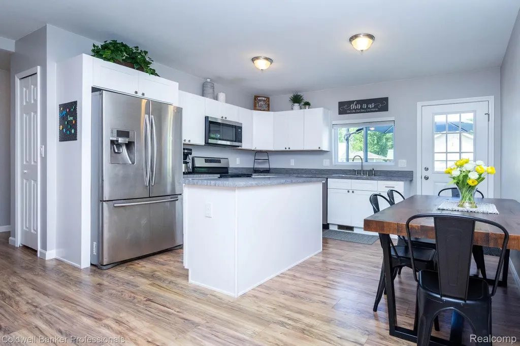 9031 Garfield Drive Northfield Township MI 48189