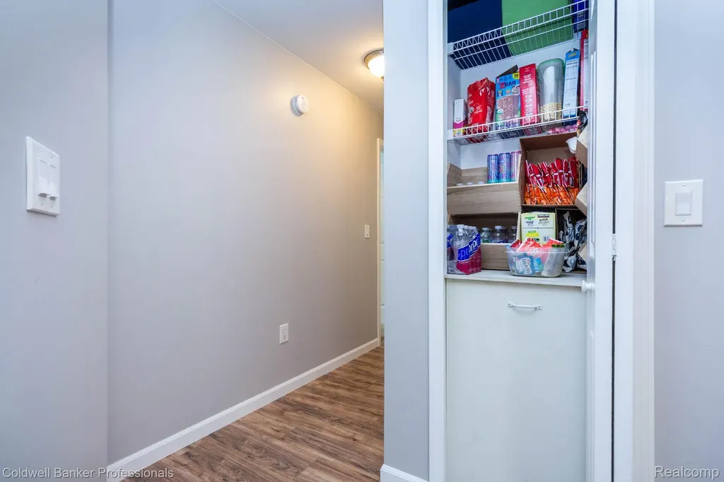 9031 Garfield Drive Northfield Township MI 48189
