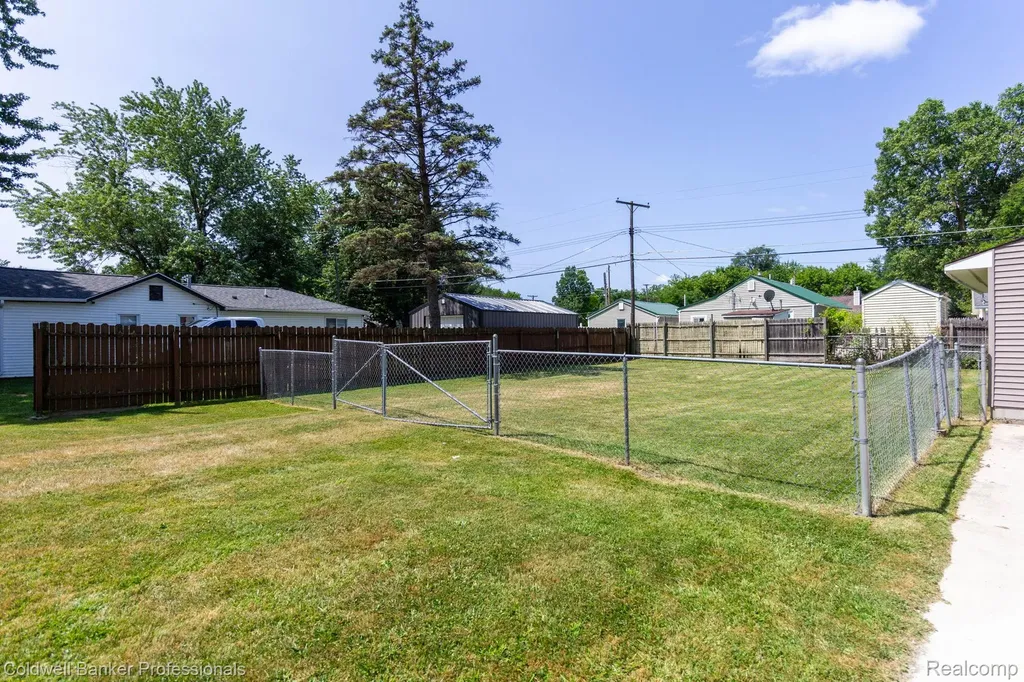 9031 Garfield Drive Northfield Township MI 48189