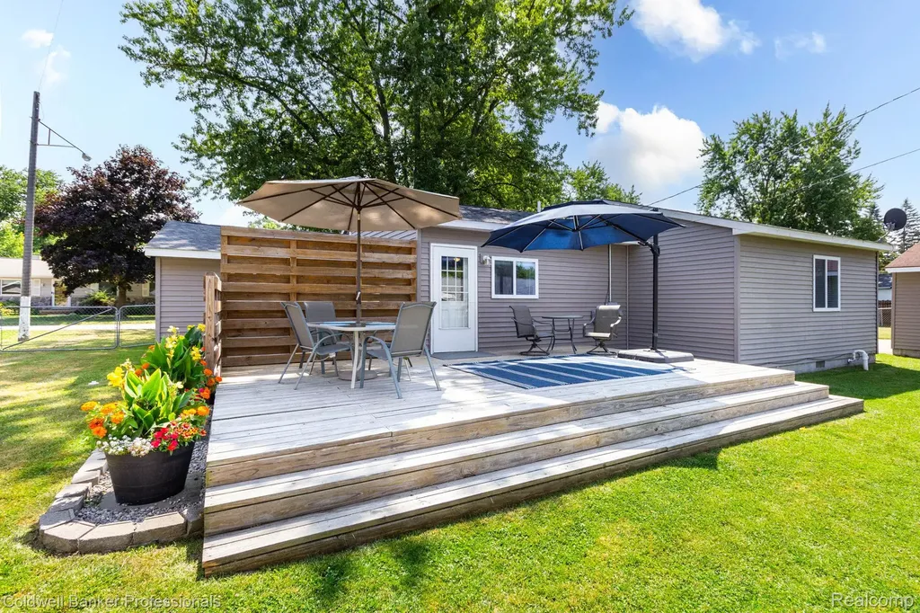 9031 Garfield Drive Northfield Township MI 48189