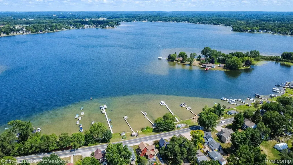 9031 Garfield Drive Northfield Township MI 48189