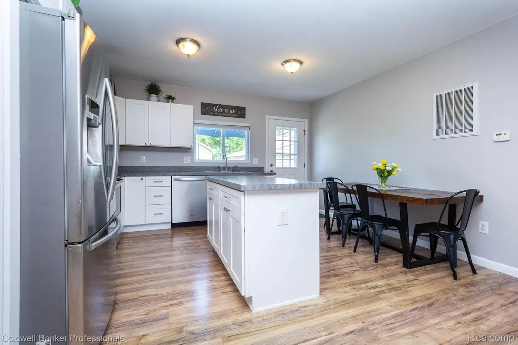9031 Garfield Drive Northfield Township MI 48189