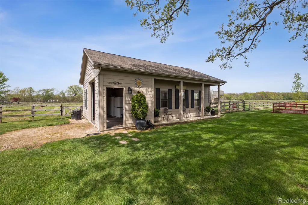 5460 Cochrane Road Almont Township MI 48003