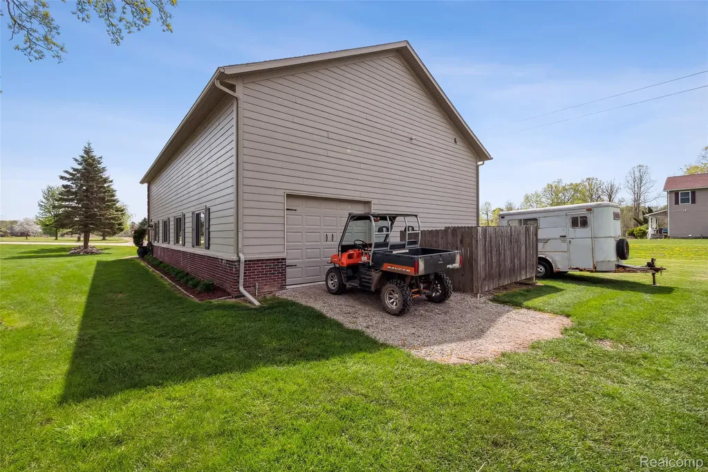 5460 Cochrane Road Almont Township MI 48003