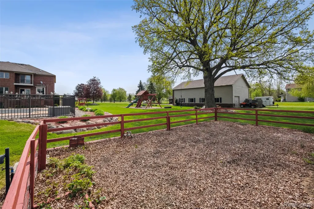 5460 Cochrane Road Almont Township MI 48003