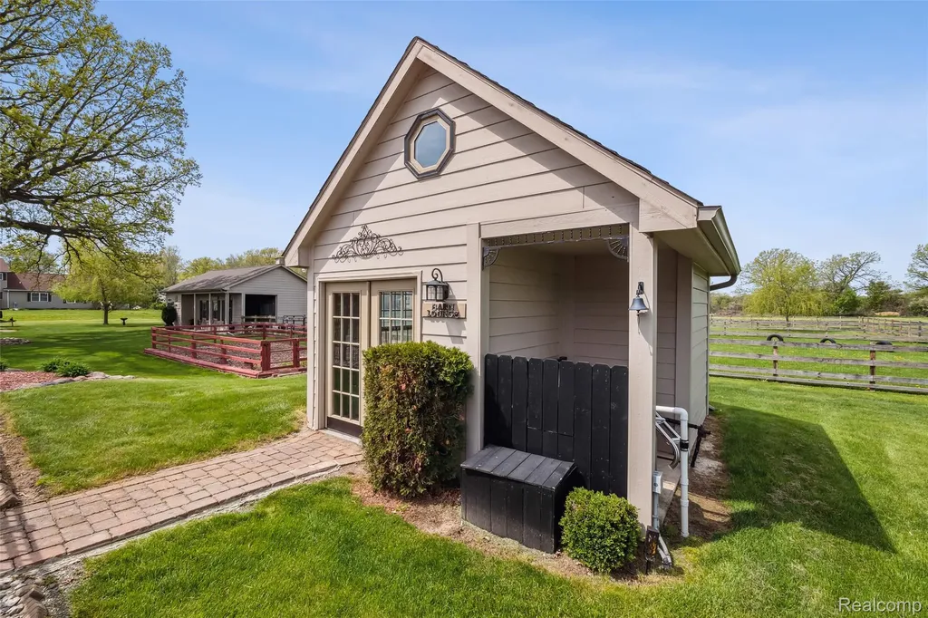 5460 Cochrane Road Almont Township MI 48003