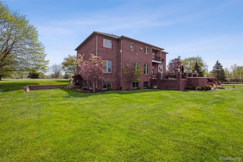 5460 Cochrane Road Almont Township MI 48003