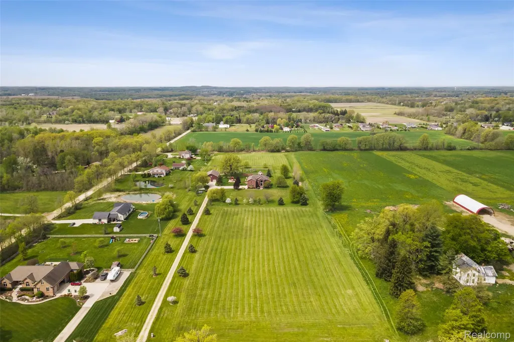 5460 Cochrane Road Almont Township MI 48003