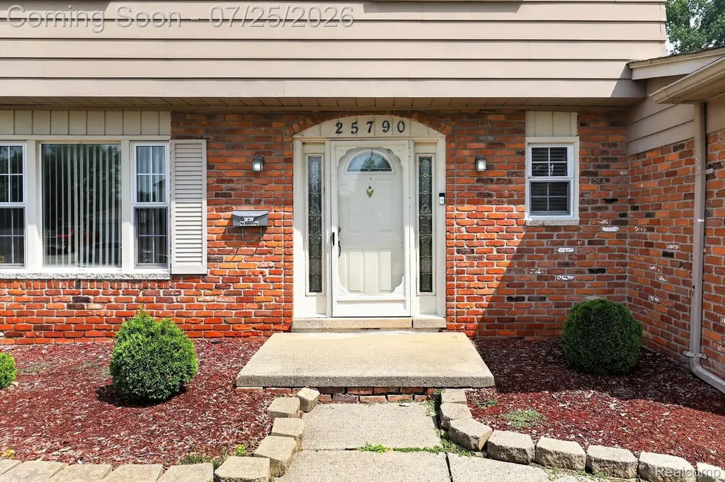 25790 Madden Street Taylor City MI 48180