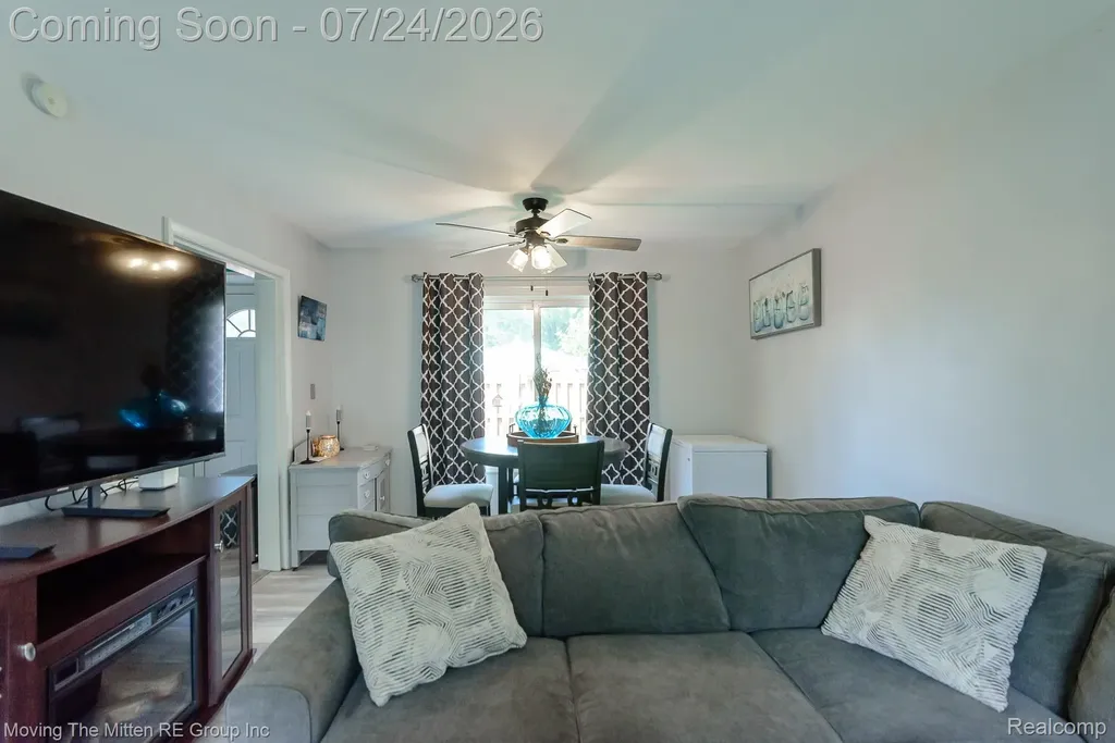 704 Estrada Drive Belleville City MI 48111