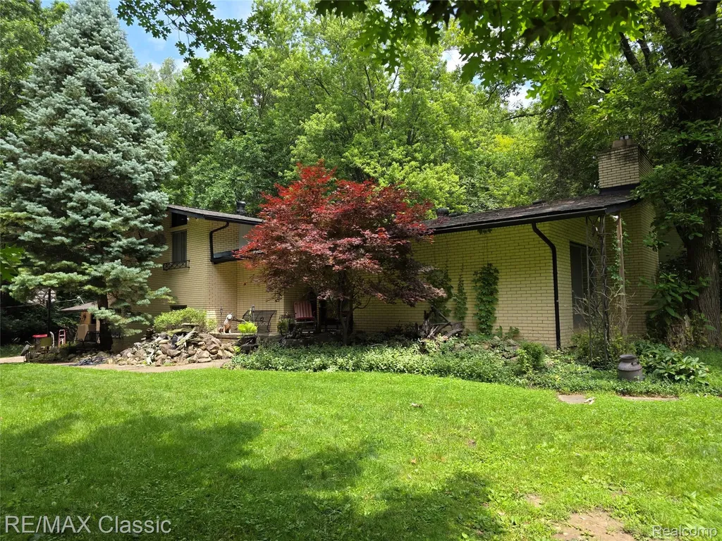 25650 Mcallister Street Southfield City MI 48033