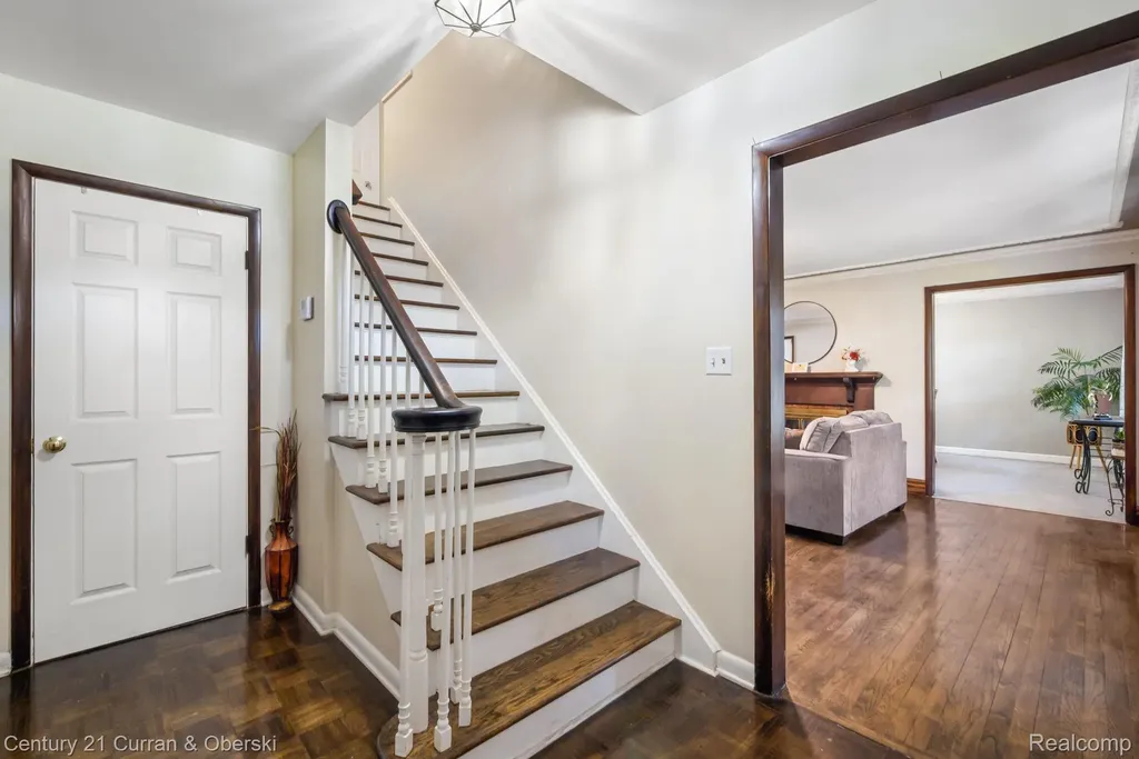 37480 Rhonswood Drive Farmington Hills City MI 48167