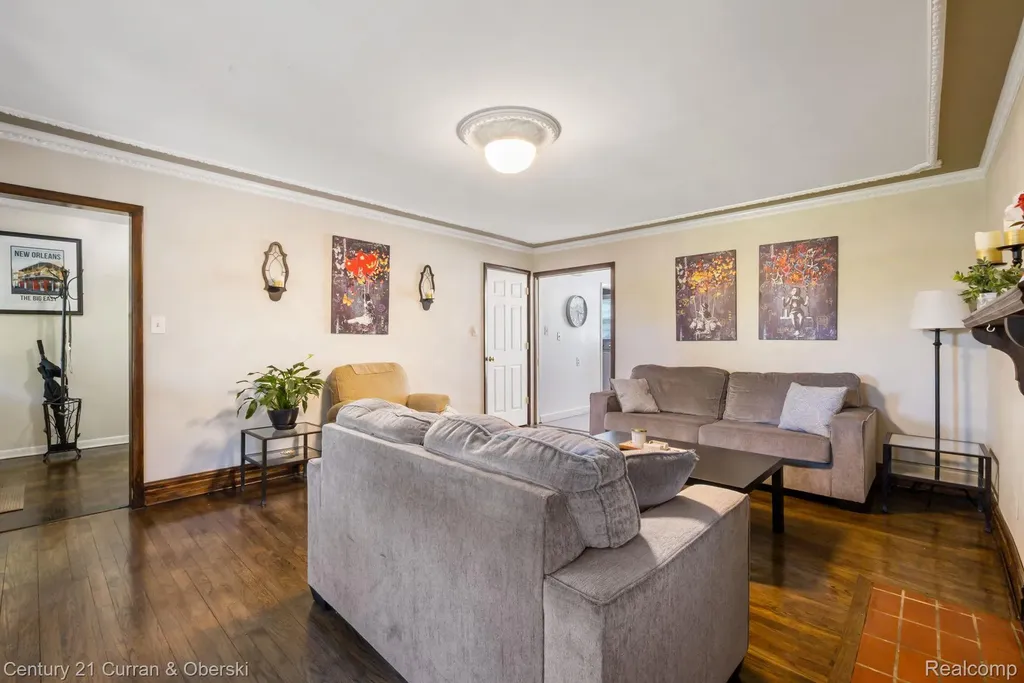 37480 Rhonswood Drive Farmington Hills City MI 48167