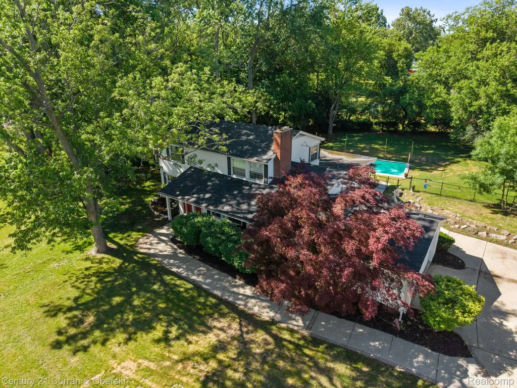 37480 Rhonswood Drive Farmington Hills City MI 48167