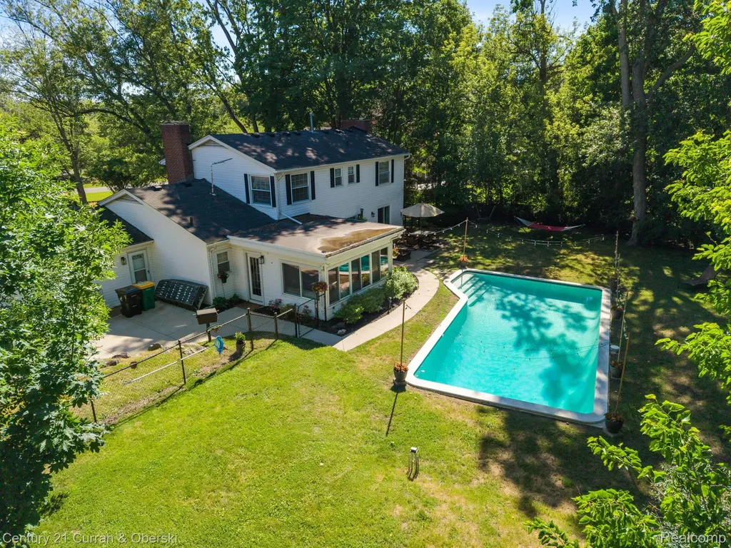 37480 Rhonswood Drive Farmington Hills City MI 48167
