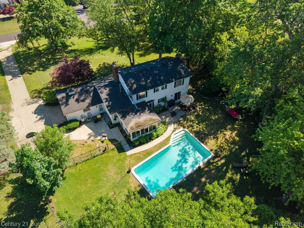37480 Rhonswood Drive Farmington Hills City MI 48167