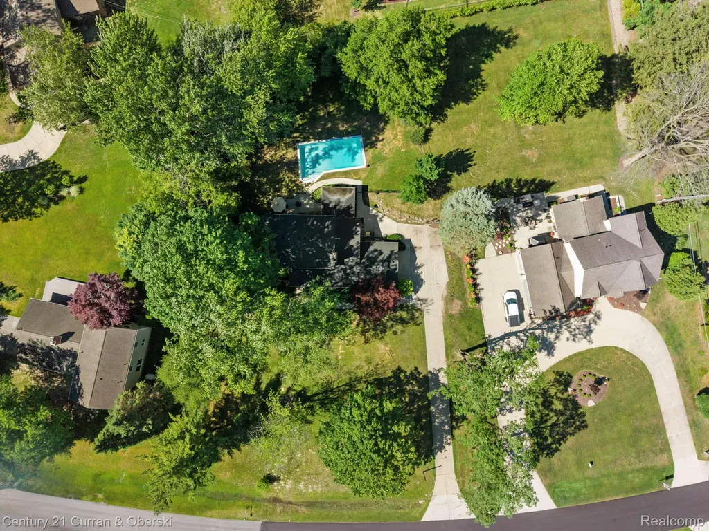 37480 Rhonswood Drive Farmington Hills City MI 48167