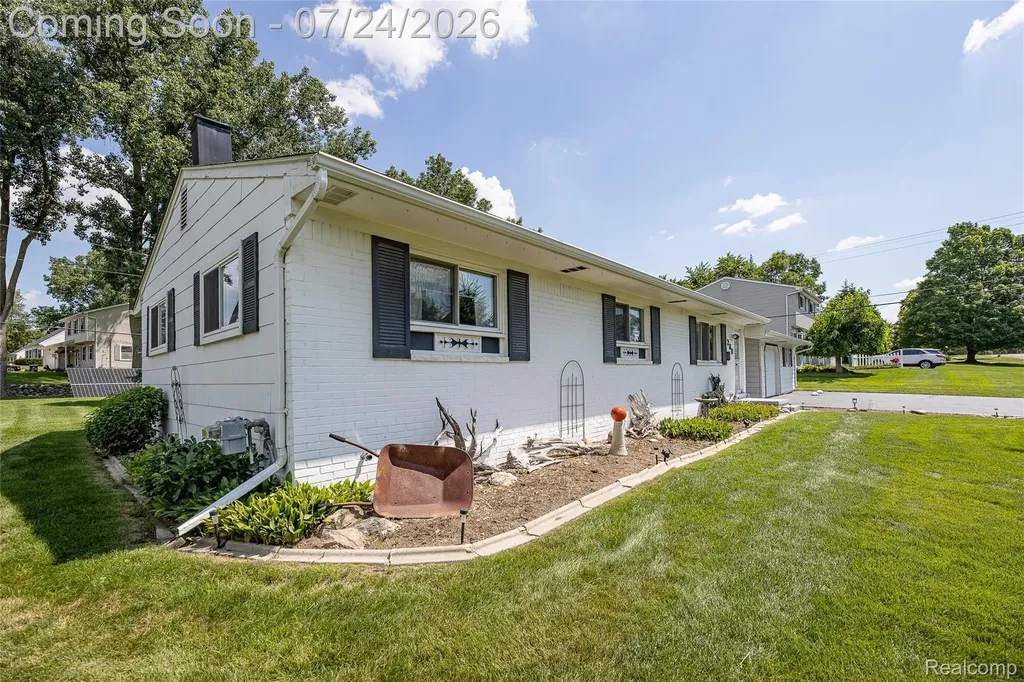 280 Kintyre Drive Oxford Charter Township MI 48371