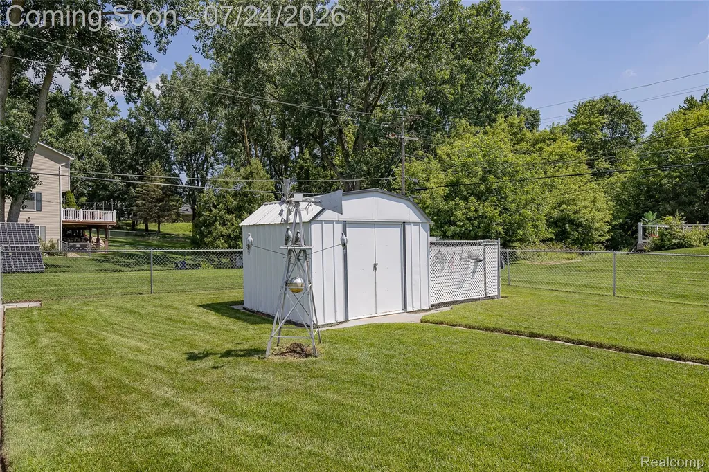 280 Kintyre Drive Oxford Charter Township MI 48371
