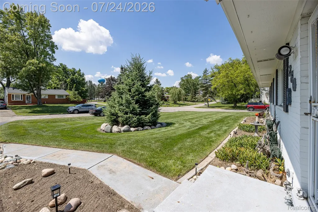 280 Kintyre Drive Oxford Charter Township MI 48371