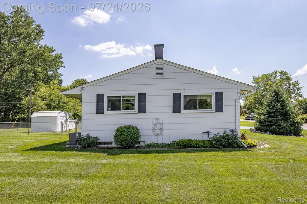 280 Kintyre Drive Oxford Charter Township MI 48371