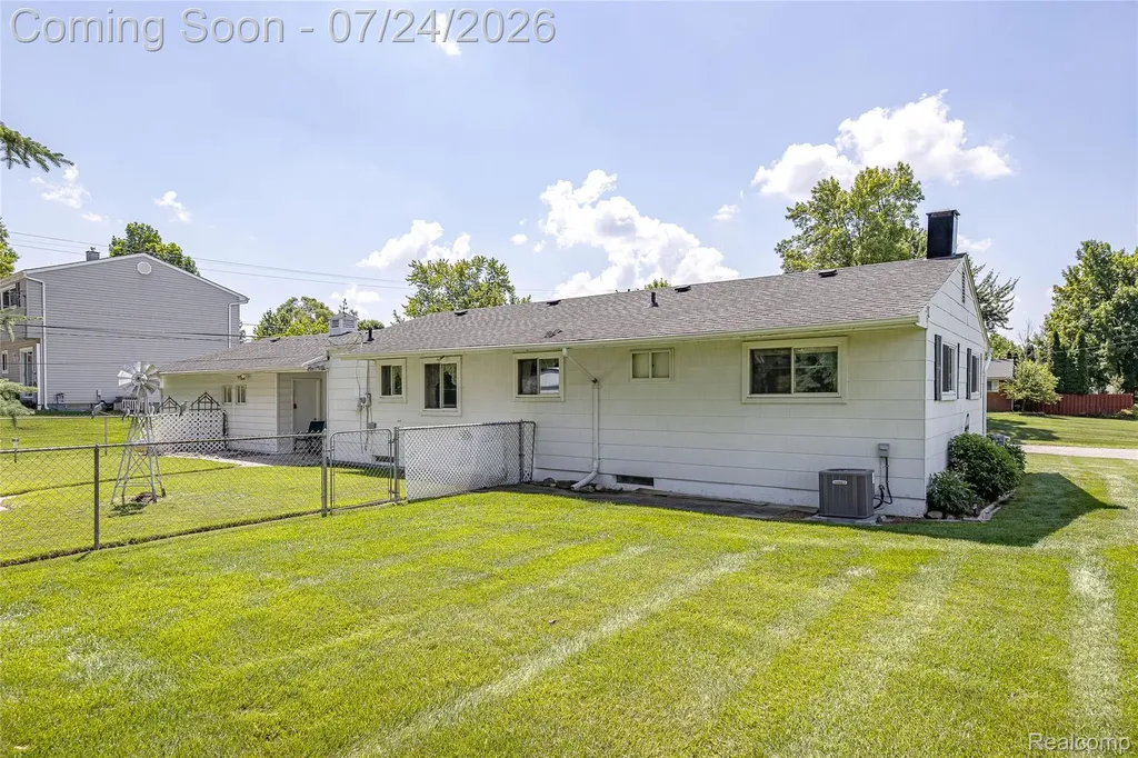 280 Kintyre Drive Oxford Charter Township MI 48371