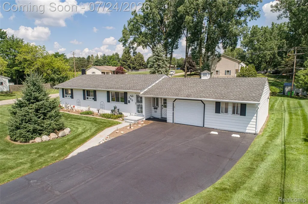280 Kintyre Drive Oxford Charter Township MI 48371