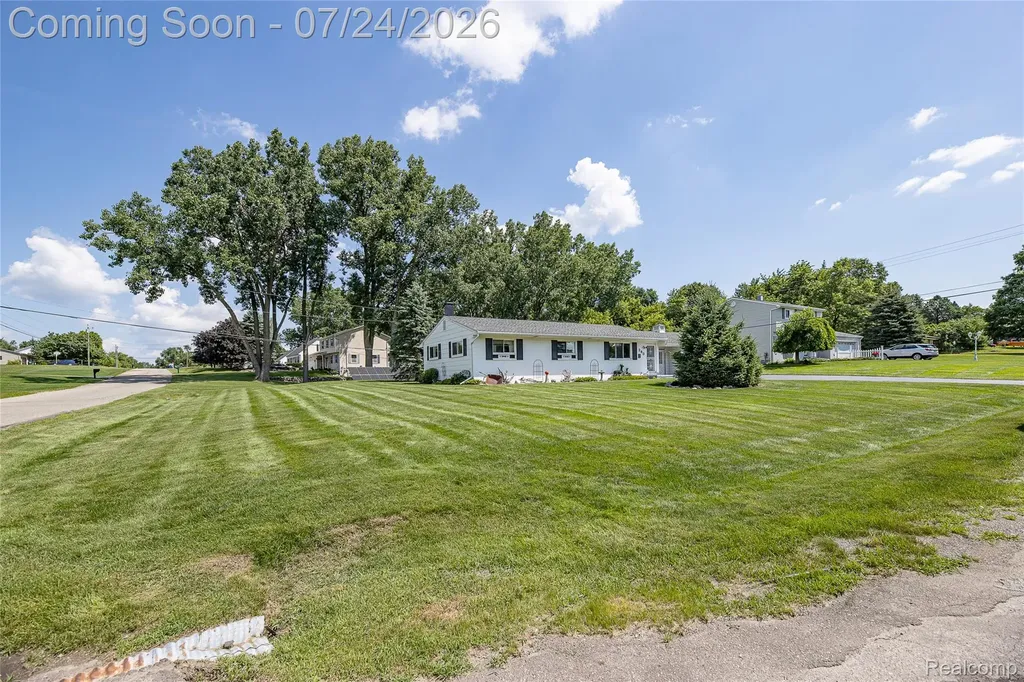 280 Kintyre Drive Oxford Charter Township MI 48371