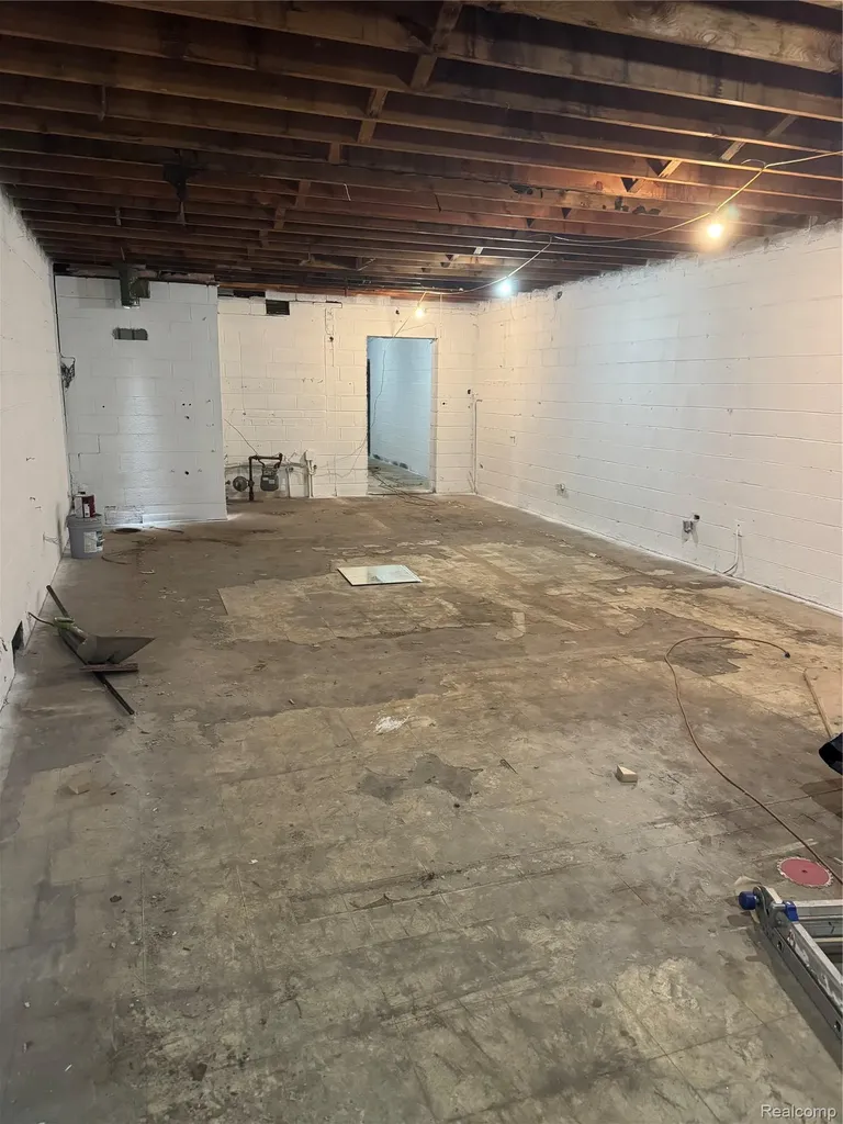 19010 Woodward Avenue Detroit City MI 48203