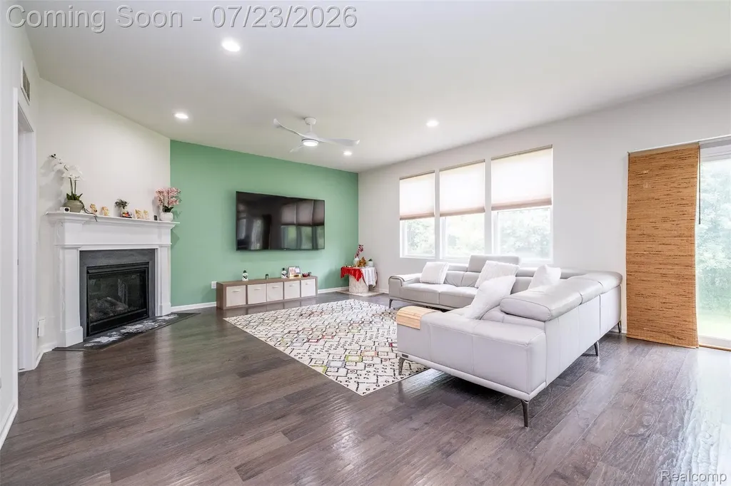 28296 Verona Drive Novi City MI 48377