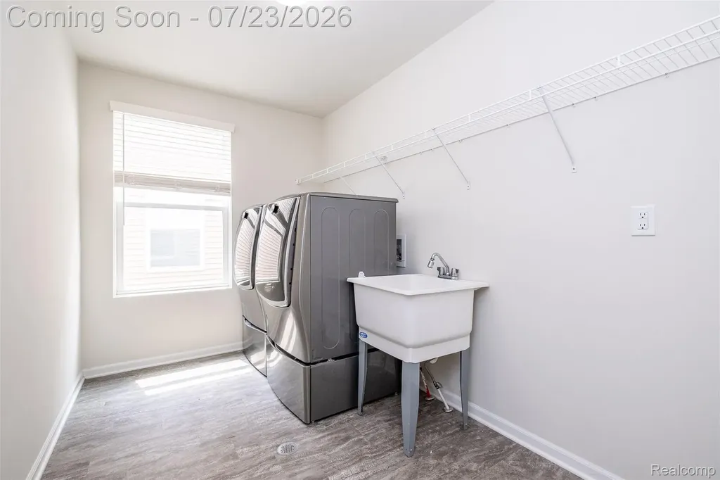 28296 Verona Drive Novi City MI 48377