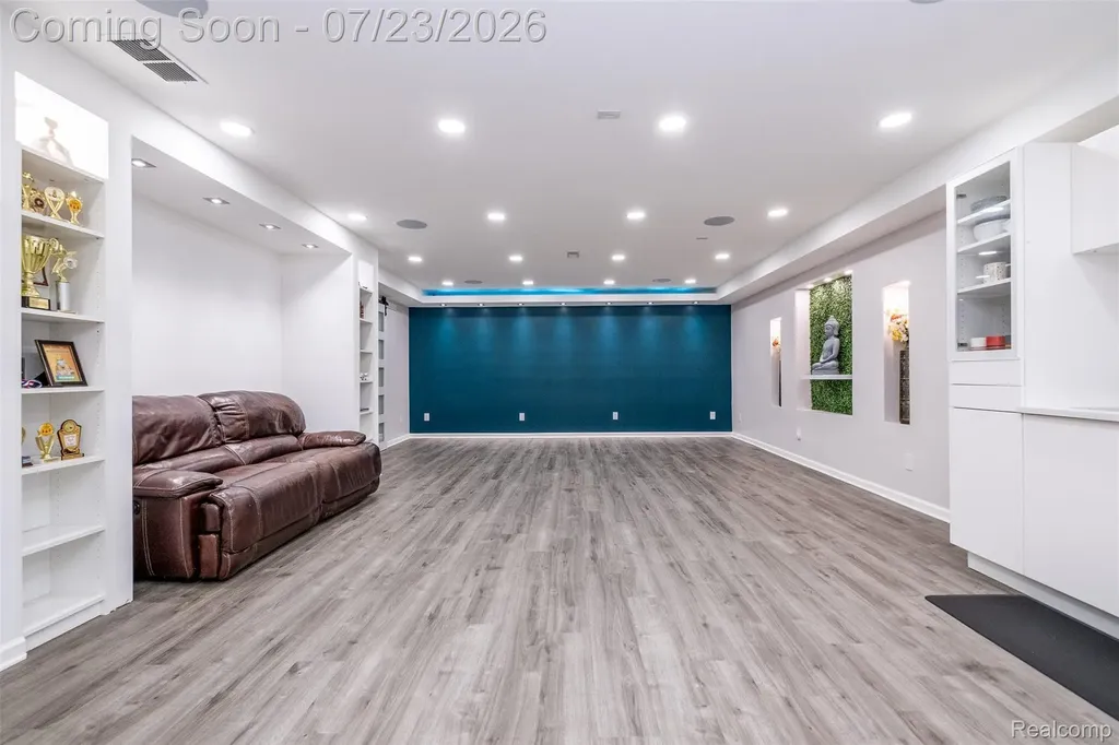 28296 Verona Drive Novi City MI 48377