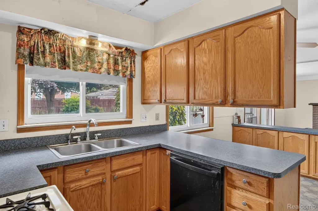 14075 Merriman Road Livonia City MI 48154