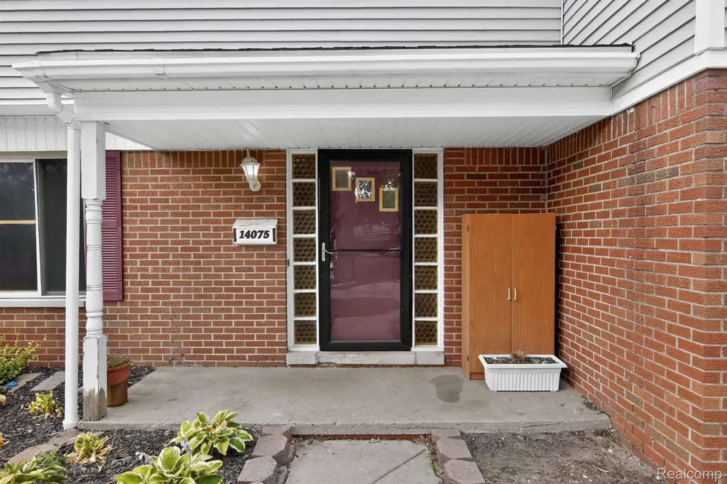 14075 Merriman Road Livonia City MI 48154