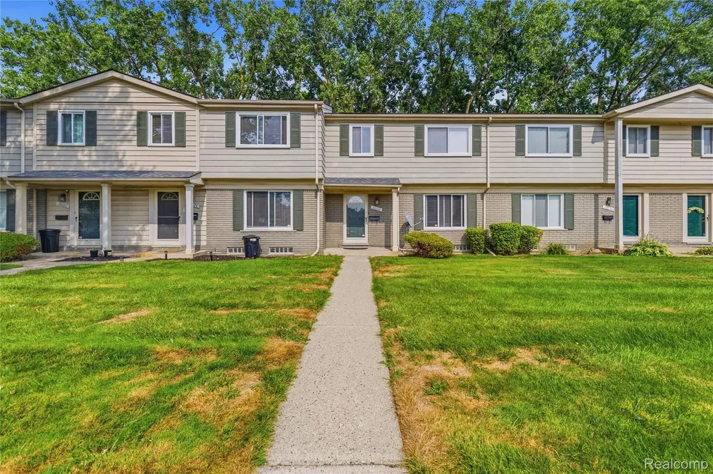 26066 Franklin Pointe Drive Southfield City MI 48034